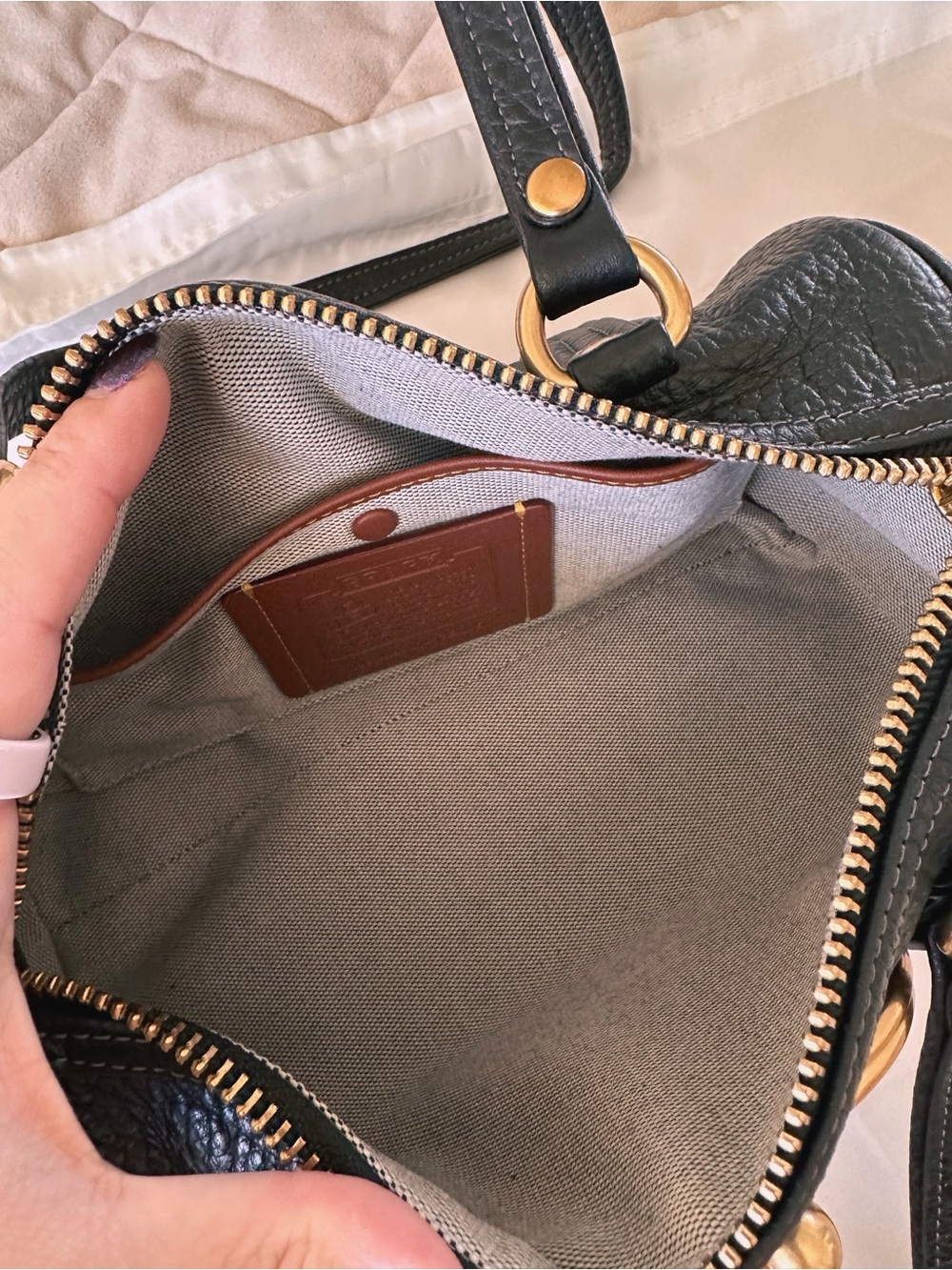 Coach Kisslock Barrel Bag 28 - Picture 2 of 7